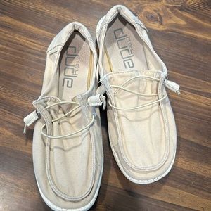 Women’s Wendy hey dudes. Tan color, size 9.